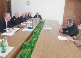 Ekologiya və təbii sərvətlər naziri Şəmkirdə vətəndaşları qəbul edib ekologiya və təbii sərvətlər naziri Muxtar Babayev Şəmkir şəhərində yerləşən Heydər Əliyev Mərkəzində vətəndaşları qəbul edib