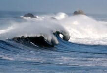 Bəzi rayonlara yağış yağıb, Xəzərdə dalğanın hündürlüyü 3.4 metrə çatıb dalğa