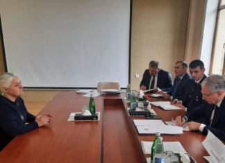 Ekologiya və təbii sərvətlər naziri Samuxda vətəndaşları qəbul edib 12 yanvar 2024-cü il tarixində ekologiya və təbii sərvətlər naziri Muxtar Babayev Samux şəhərində yerləşən Heydər Əliyev Mərkəzində vətəndaşları qəbul edib