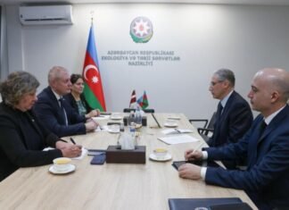 Ekologiya və təbii sərvətlər naziri ilə Latviyanın ölkəmizdəki səfiri COP29-a hazırlıqla bağlı fikir mübadiləsi aparıblar Latviya Respublikasının Azərbaycandakı fövqəladə və səlahiyyətli səfiri Edqars Skuya ilə ekologiya və təbii sərvətlər naziri Muxtar Babayev arasında görüş keçirilib