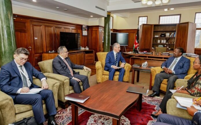 Keniyanın Baş naziri və eyni zamanda xarici işlər və diaspora naziri Musalia Mudavadi ekologiya və təbii sərvətlər naziri Muxtar Babayev Keniyanın Baş naziri və eyni zamanda xarici işlər və diaspora naziri Musalia Mudavadi ekologiya və təbii sərvətlər naziri Muxtar Babayev