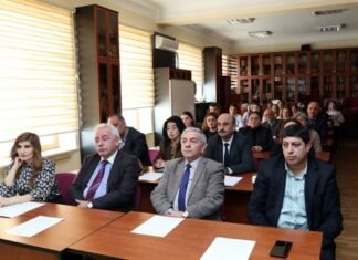 İctimai Elmlər Bölməsinin Elmi şurasının iclasında Bakıda keçiriləcək COP29-un hədəflərinə həsr olunmuş məruzə dinlənilib İctimai Elmlər Bölməsinin Elmi şurasının iclasında Bakıda keçiriləcək COP 29-un hədəflərinə həsr olunmuş məruzə dinlənilib