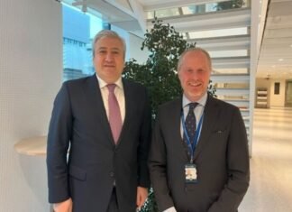 Azərbaycanın İsveçdəki səfiri COP29-a hazırlıq prosesi haqqında məlumat verib Azərbaycan Respublikasının İsveç Krallığındakı səfiri Zaur Əhmədov və İsveçin iqlim məsələləri üzrə səfiri, bu ölkənin BMT-nin İqlim Dəyişikliyi üzrə Çərçivə Konvensiyası üzrə nümayəndə heyətinin rəhbəri, səfir Mattias Frumerie