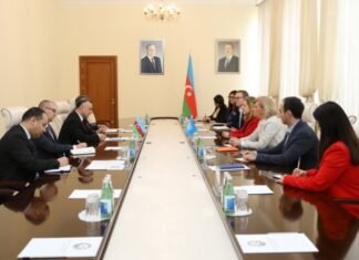 Səhiyyə Nazirliyində COP29 danışıqlar qrupunun üzvləri olan ÜST-nin məsul şəxsləri ilə görüş keçirilib Səhiyyə Nazirliyində COP29 danışıqlar qrupunun üzvləri olan Ümumdünya Səhiyyə Təşkilatının (ÜST) İctimai Səhiyyə, Ətraf Mühit və Sosial Müəyyənedicilər Departamentinin direktoru Mariya Neyra və Avropa üzrə Regional Ofisinin Yoluxucu Xəstəliklər, Ətraf Mühit və Sağlamlıq Departamentinin direktoru Robb Batler ilə görüş keçirilib