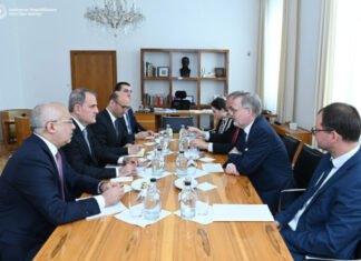 Azərbaycan və Çexiya arasında COP29 çərçivəsində əməkdaşlıq imkanları müzakirə edilib Azərbaycanın xarici işlər naziri Ceyhun Bayramov və Çexiya Respublikasının Baş naziri Petr Fiala