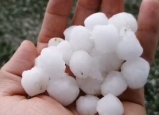 Naxçıvan şəhərinə güclü dolu düşüb dolu