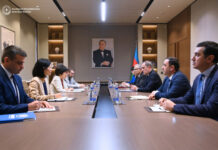 XİN: BMT-nin Qaçqınlar üzrə Ali Komissarlığının nümayəndəsi COP29-a hazırlıq işləri barədə məlumatlandırılıb Azərbaycan Respublikasının xarici işlər naziri Ceyhun Bayramov və BMT-nin Qaçqınlar üzrə Ali Komissarlığının Azərbaycandakı nümayəndəsi Bik Lumu