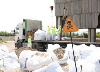 Ağstafada istifadəyə yararsız və qadağan olunmuş pestisidlər xüsusi poliqona daşınıb Ağstafada istifadəyə yararsız və qadağan olunmuş pestisidlər xüsusi poliqona daşınıb