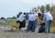 COP29 könüllüləri Xəzər dənizinin Lənkəran sahilində təmizlik aksiyasında iştirak ediblər COP29 könüllüləri Xəzər dənizinin Lənkəran sahilində təmizlik aksiyasında