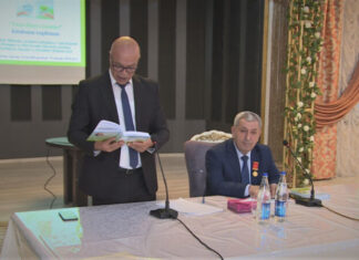 Lənkəranda “Yaşıl dünya naminə” kitabının təqdimatı keçirilib Lənkəranda Prezident mükafatçısı, yazıçı-ekoloq Bəxtiyar Hüseynovun müəllifi olduğu “Yaşıl dünya naminə” kitabının təqdimatı