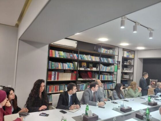 Hacıqabul g&ouml;l&uuml;n&uuml;n m&ouml;vcud vəziyyəti və bərpası yollarına həsr olunmuş dəyirmi masa