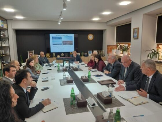 Hacıqabul g&ouml;l&uuml;n&uuml;n m&ouml;vcud vəziyyəti və bərpası yollarına həsr olunmuş dəyirmi masa