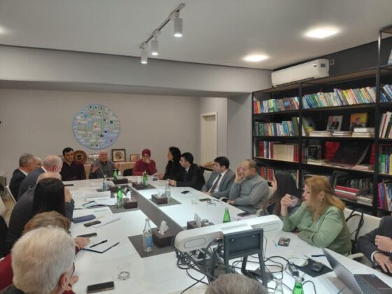 Hacıqabul g&ouml;l&uuml;n&uuml;n m&ouml;vcud vəziyyəti və bərpası yollarına həsr olunmuş dəyirmi masa